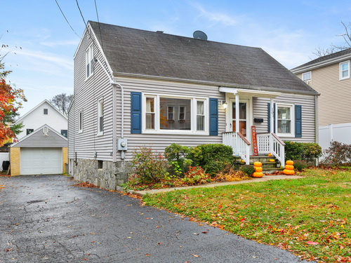  single family home for sale located at 101 Soundview Avenue, Fairfield, CT 06825