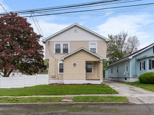  single family home for sale located at 39 Woodcrest Avenue, Stratford, CT 06614