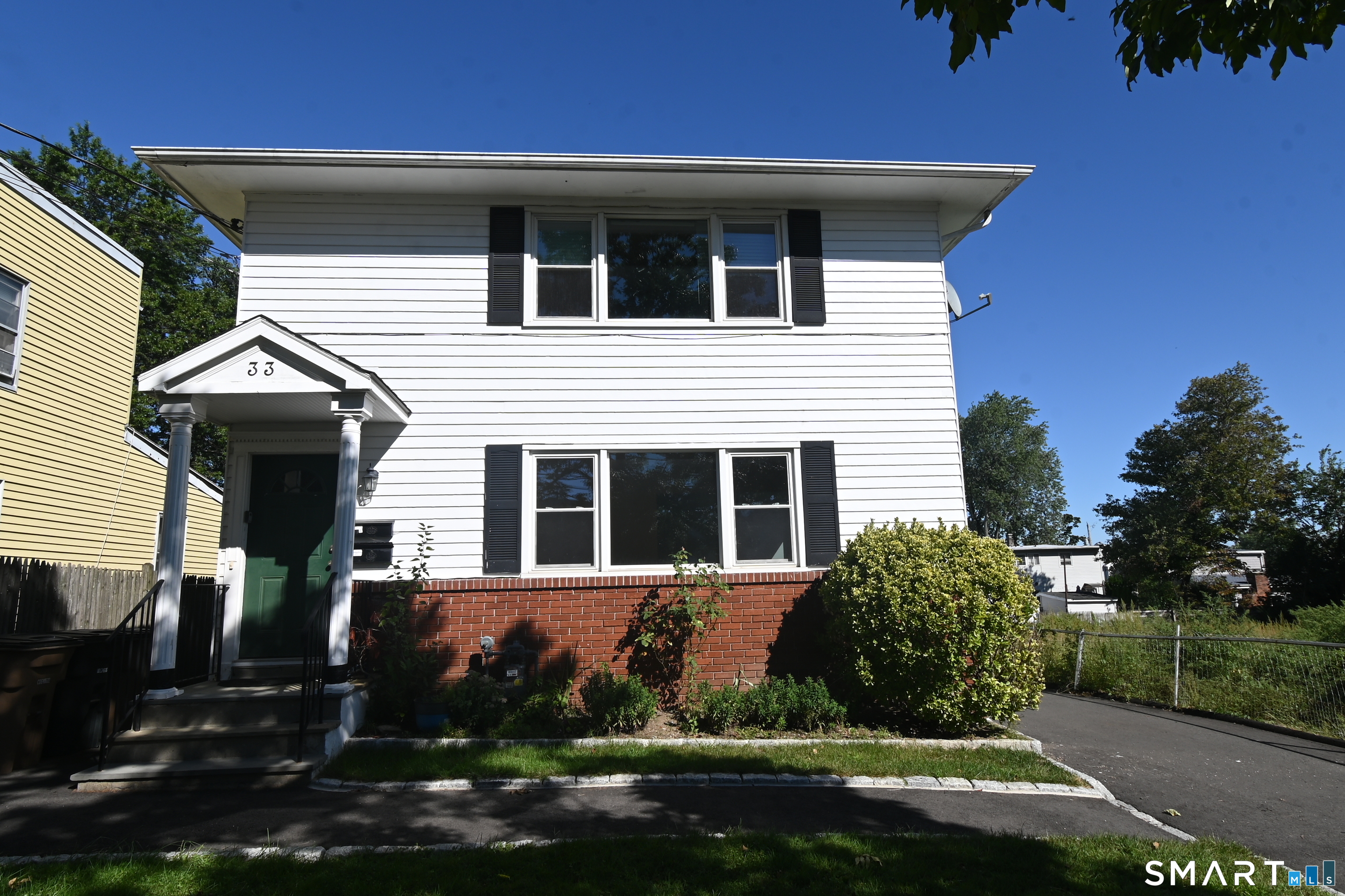 33 Dora Street, Stamford, CT 06902 | For Sale at $995,000