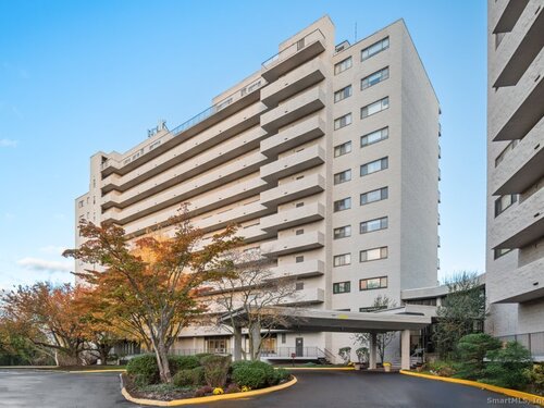  condo home for sale located at 3200 Park Avenue, 11e2, Bridgeport, CT 06604