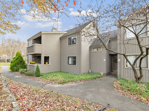  condo home for sale located at 35 Algonquin Lane, d, Stratford, CT 06614