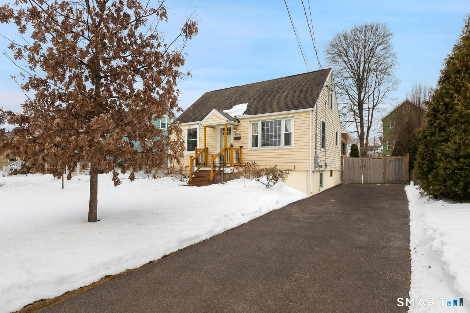 855 Riverside Drive, Fairfield, CT 06824 | For Sale at $915,000