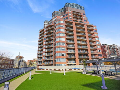  condo home for sale located at 25 Forest Street, apt 4a, Stamford, CT 06905