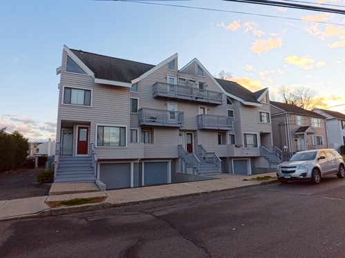  townhouse condo for sale located at 105 Tremont Avenue, apt b, Bridgeport, CT 06606