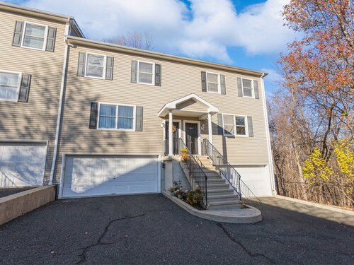 townhouse condo for sale located at 11 Scuppo Road, 204, Danbury, CT 06811