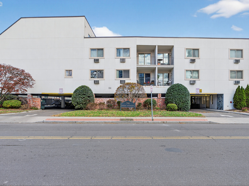  condo home for sale located at 34 Crescent Street, apt 2d, Stamford, CT 06906