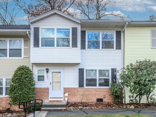  townhouse condo for sale located at 25 Padanaram Road, apt 30, Danbury, CT 06811