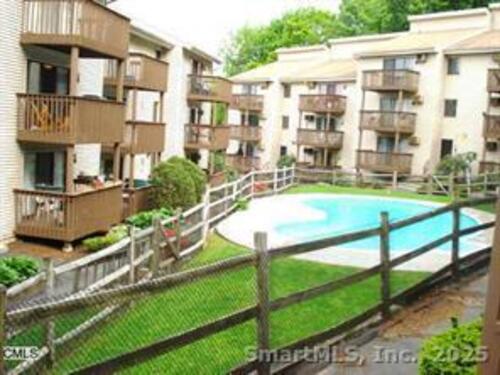  condo home for sale located at 38 Padanaram Avenue, 1, Danbury, CT 06811