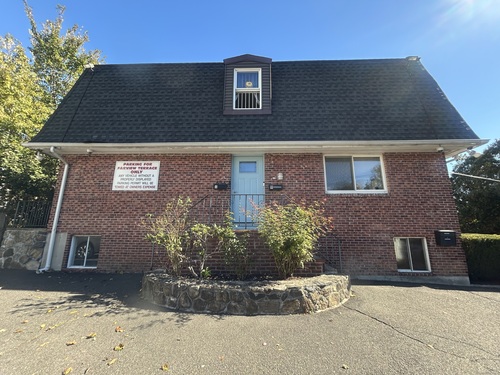  condo home for sale located at 4 Farview Avenue, 1-11, Danbury, CT 06810