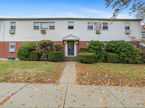  condo home for sale located at 2800 Madison Avenue, 1b, Bridgeport, CT 06606