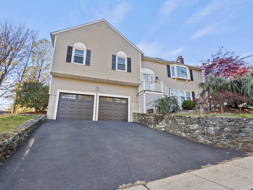  single family home for sale located at 35 Paradise Court, Stratford, CT 06614