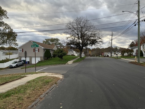  single family home for sale located at 175 Post Oak Road, Stratford, CT 06614