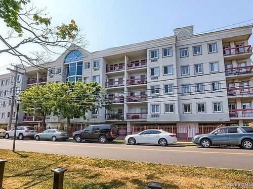 Waterfront condo home for sale located at 850 Atlantic Street, 208, Bridgeport, CT 06604