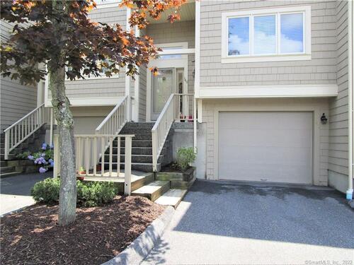  townhouse condo for sale located at 12 Boulevard Drive, 140, Danbury, CT 06810