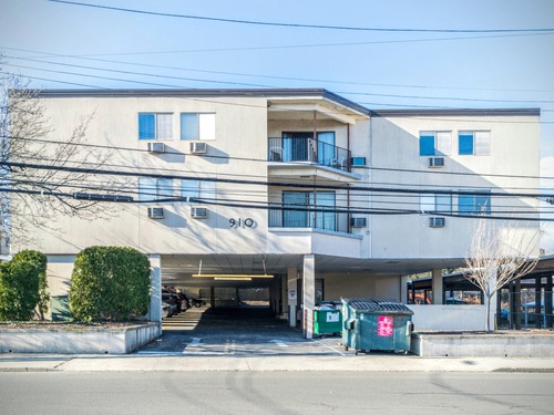  condo home for sale located at 910 Hope Street, 5b, Stamford, CT 06907