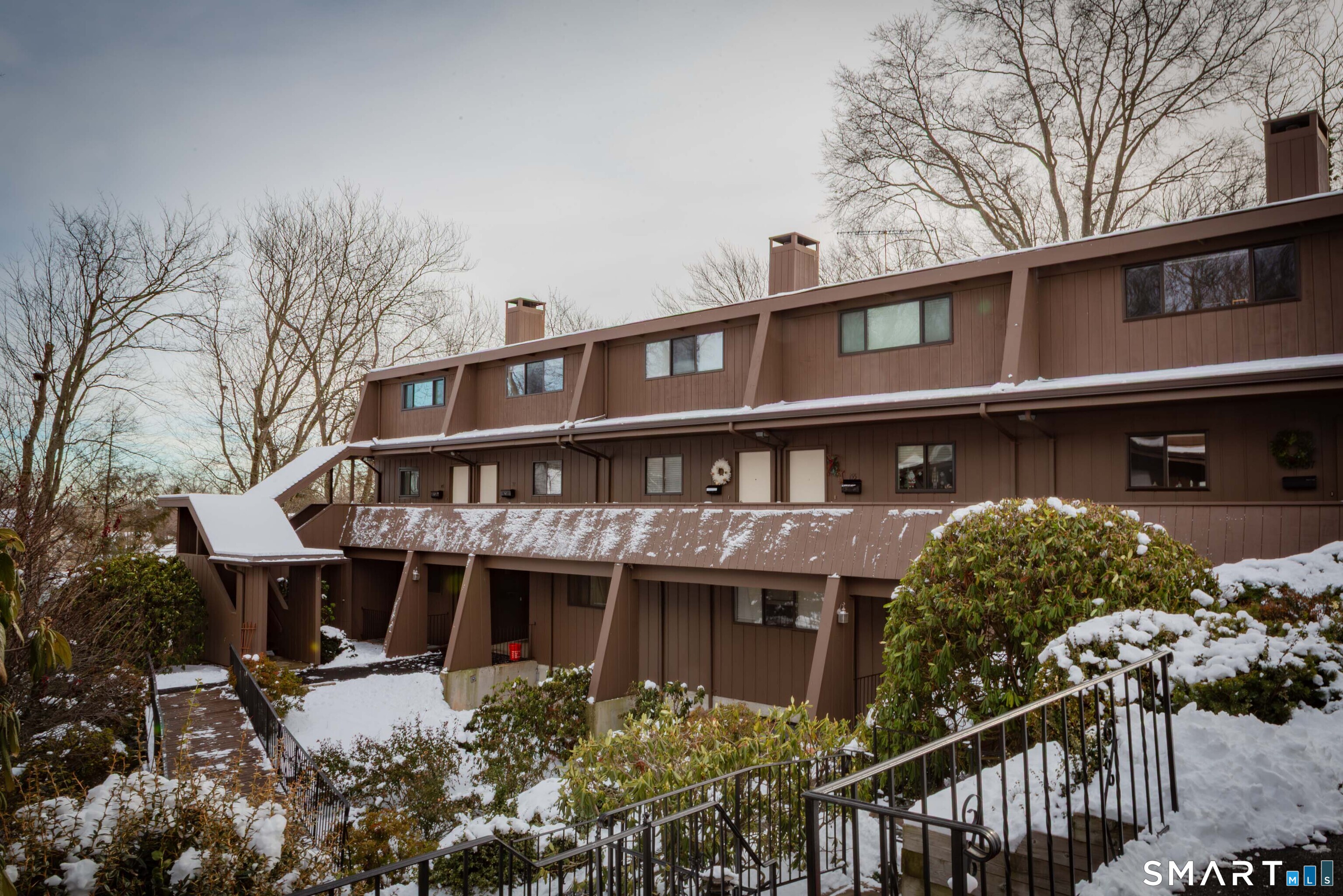 151 Knapps Highway, Fairfield, CT 06825 | For Sale at $400,000