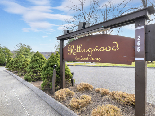  condo home for sale located at 20 Chatham Court, 20, Brookfield, CT 06804