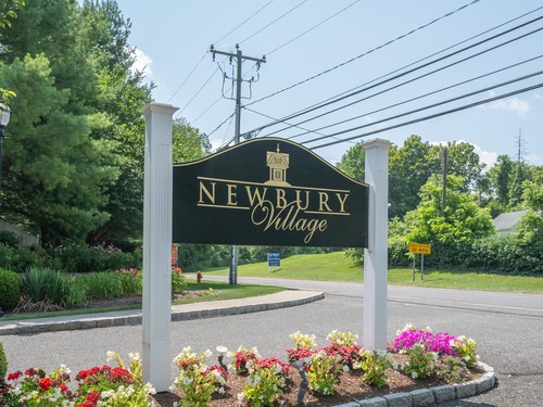  condo home for sale located at 332 Still Water Circle, 332, Brookfield, CT 06804