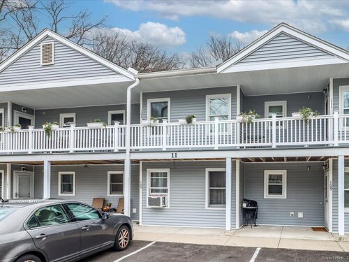  condo home for sale located at 107 Hidden Knolls Circle, 107, Monroe, CT 06468