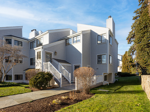 Waterfront condo home for sale located at 133 Rowayton Woods Drive, 133, Norwalk, CT 06854