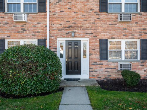  townhouse condo for sale located at 151 Courtland Avenue, apt 6c, Stamford, CT 06902