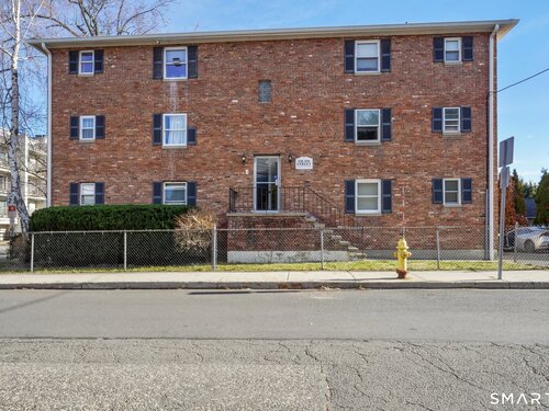  condo home for sale located at 3 Dean Street, b2, Stamford, CT 06902