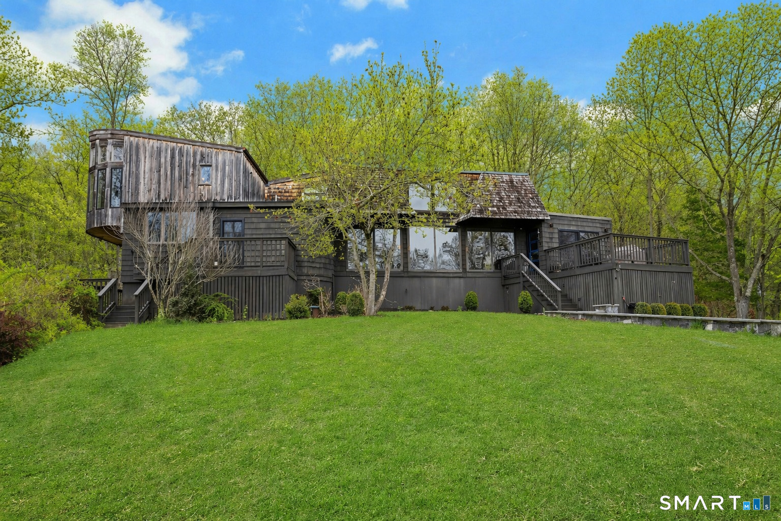 22 Hill Farm Road, Weston, CT 06883 | For Sale at $935,000