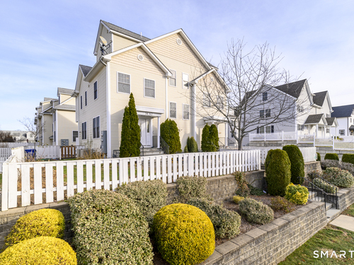  townhouse condo for sale located at 34 Ferris Avenue, apt a2, Norwalk, CT 06854