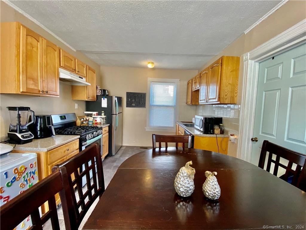 40 Orchard Street, Stamford, CT 06902 | For Sale at $499,000