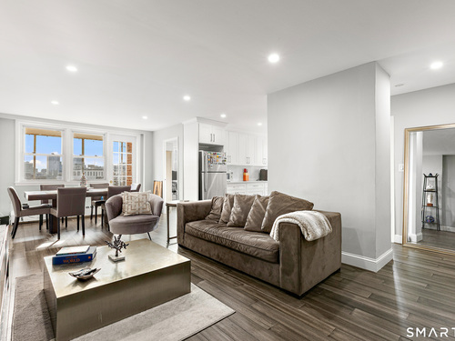  condo home for sale located at 444 Bedford Street, apt 8f, Stamford, CT 06901