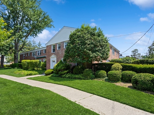  co-op home for sale located at 84 Putnam Park, Greenwich, CT 06830