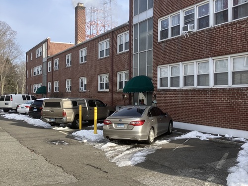  condo home for sale located at 324 Strawberry Hill Avenue, apt b104, Norwalk, CT 06851