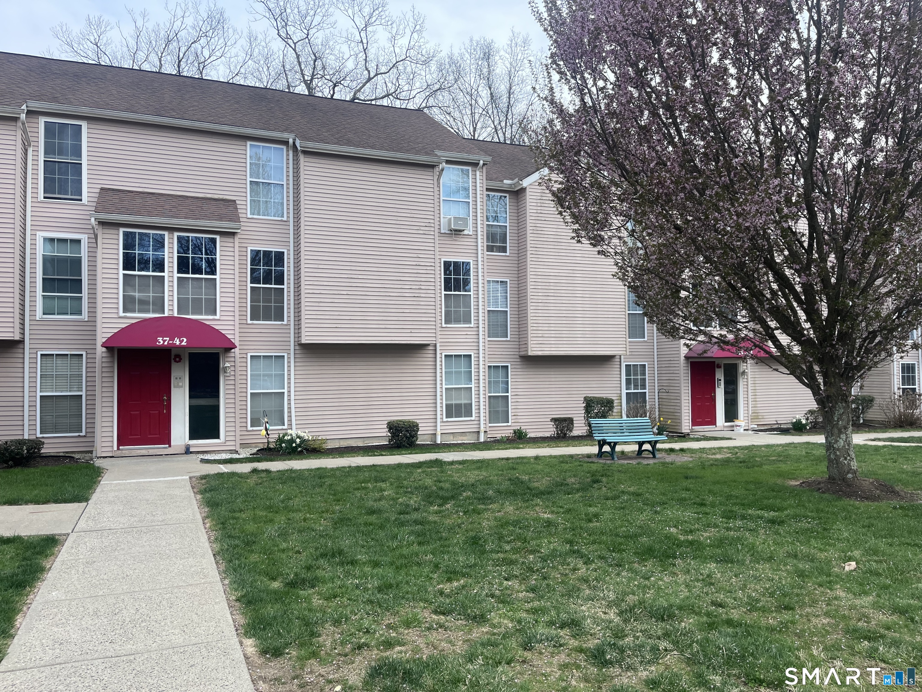 40 Heather Ridge, Shelton, CT 06484 | For Sale at $263,900