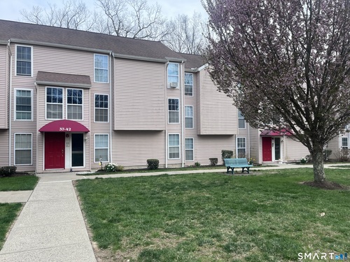  condo home for sale located at 40 Heather Ridge, Shelton, CT 06484