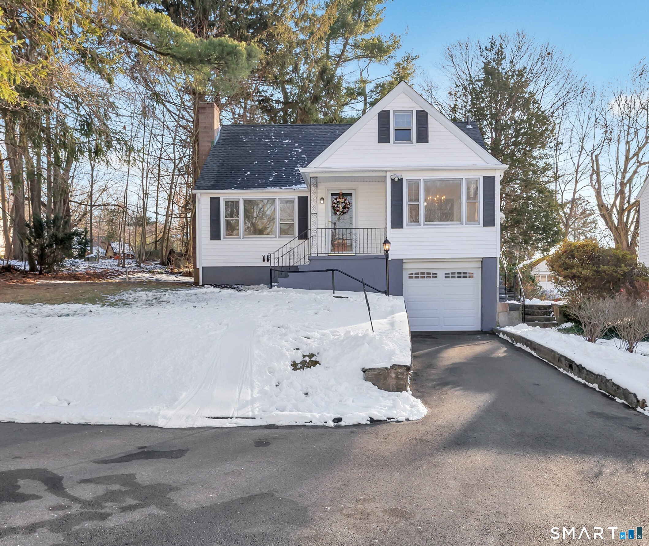 9 Sunny Ridge Parkway, Trumbull, CT 06611 | For Sale at $489,900