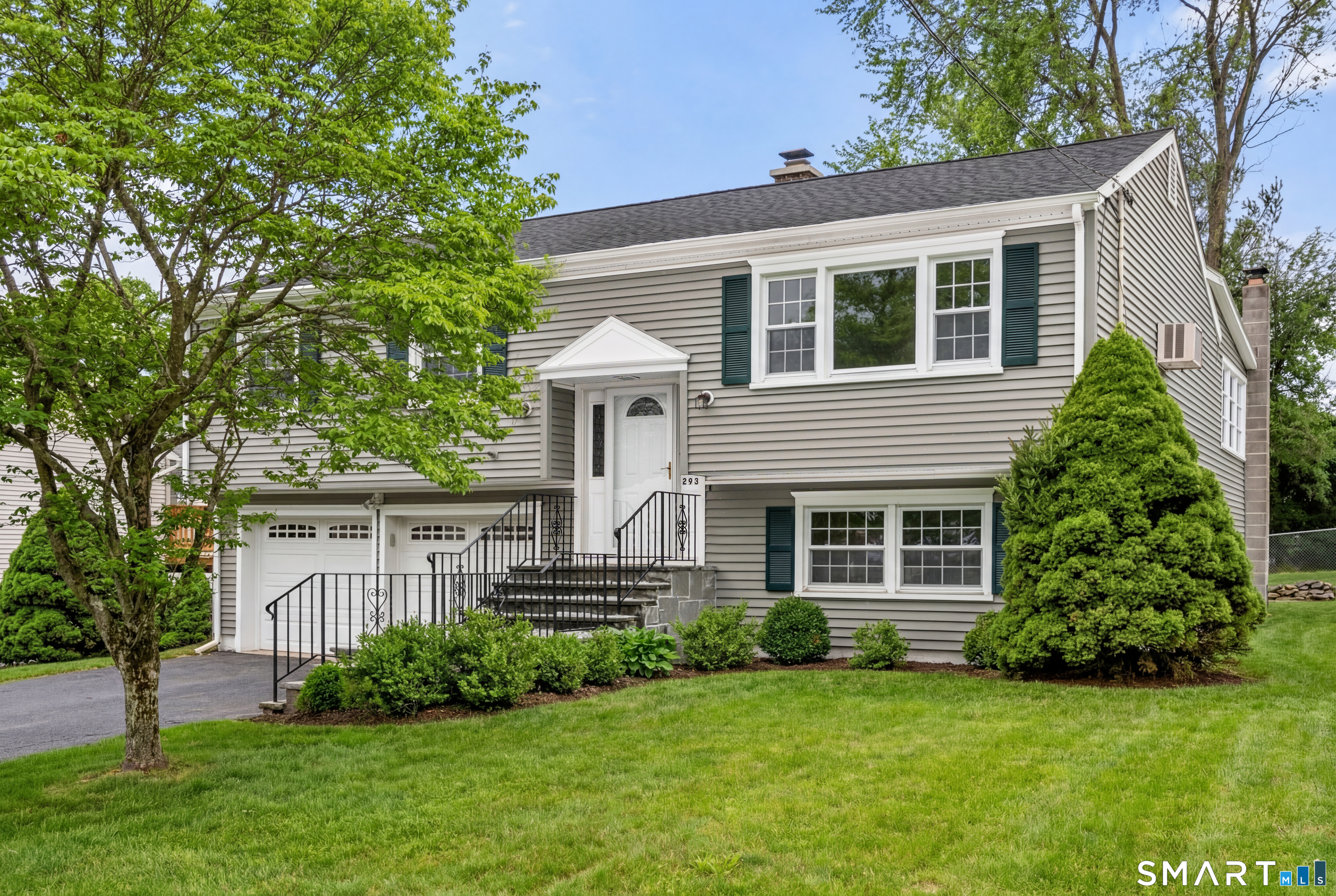 293 Sigwin Drive, Fairfield, CT 06824 | For Sale at $649,000