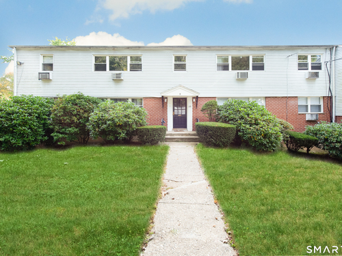  condo home for sale located at 153 Cherry Hill Drive, 2b, Bridgeport, CT 06606