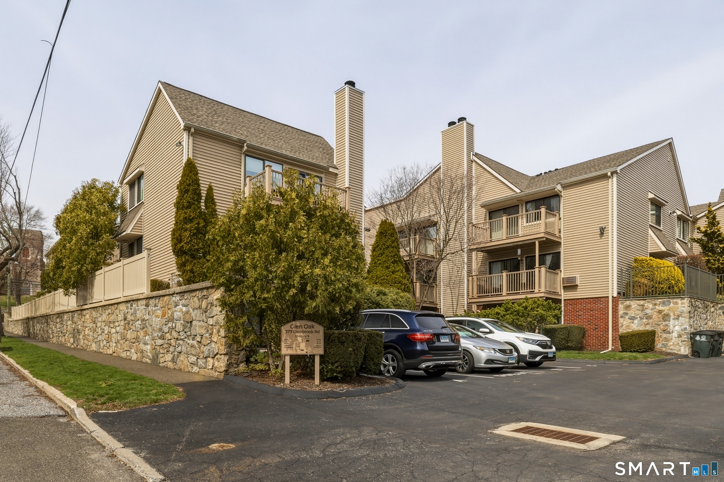 377 Glenbrook Road, apt 5, Stamford, CT 06906 | For Sale at $595,000
