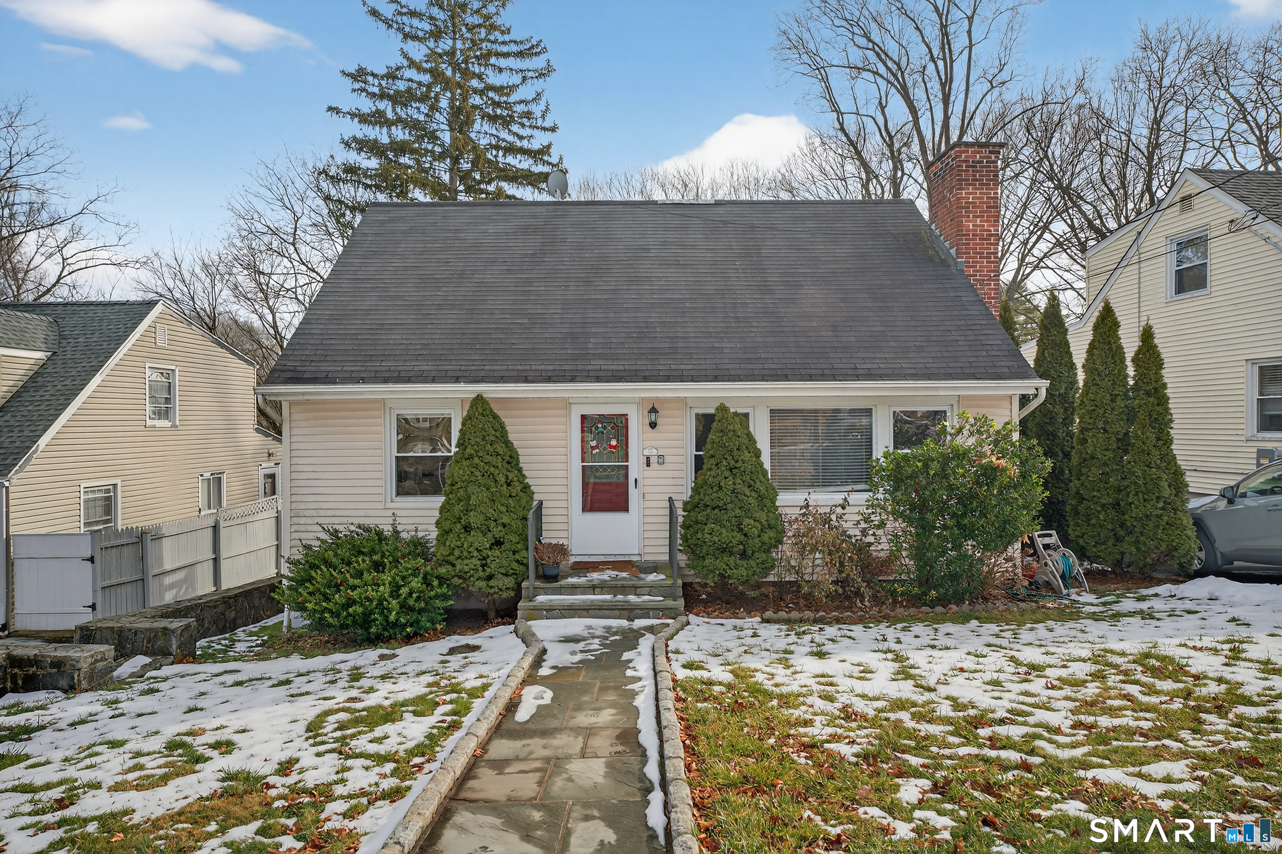 563 Lakeside Drive, Bridgeport, CT 06606 | For Sale at $439,000