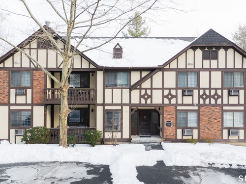  condo home for sale located at 1 Essex Court, 1, Brookfield, CT 06804