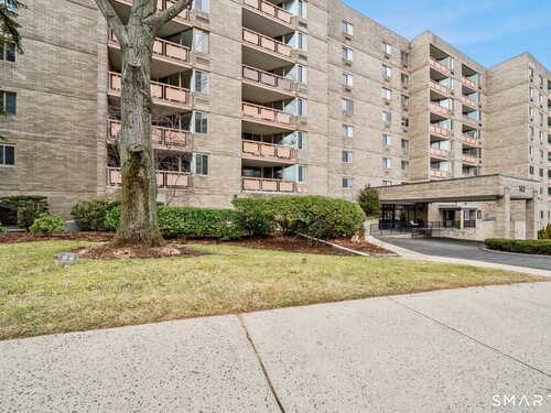  condo home for sale located at 143 Hoyt Street, apt 2h, Stamford, CT 06905