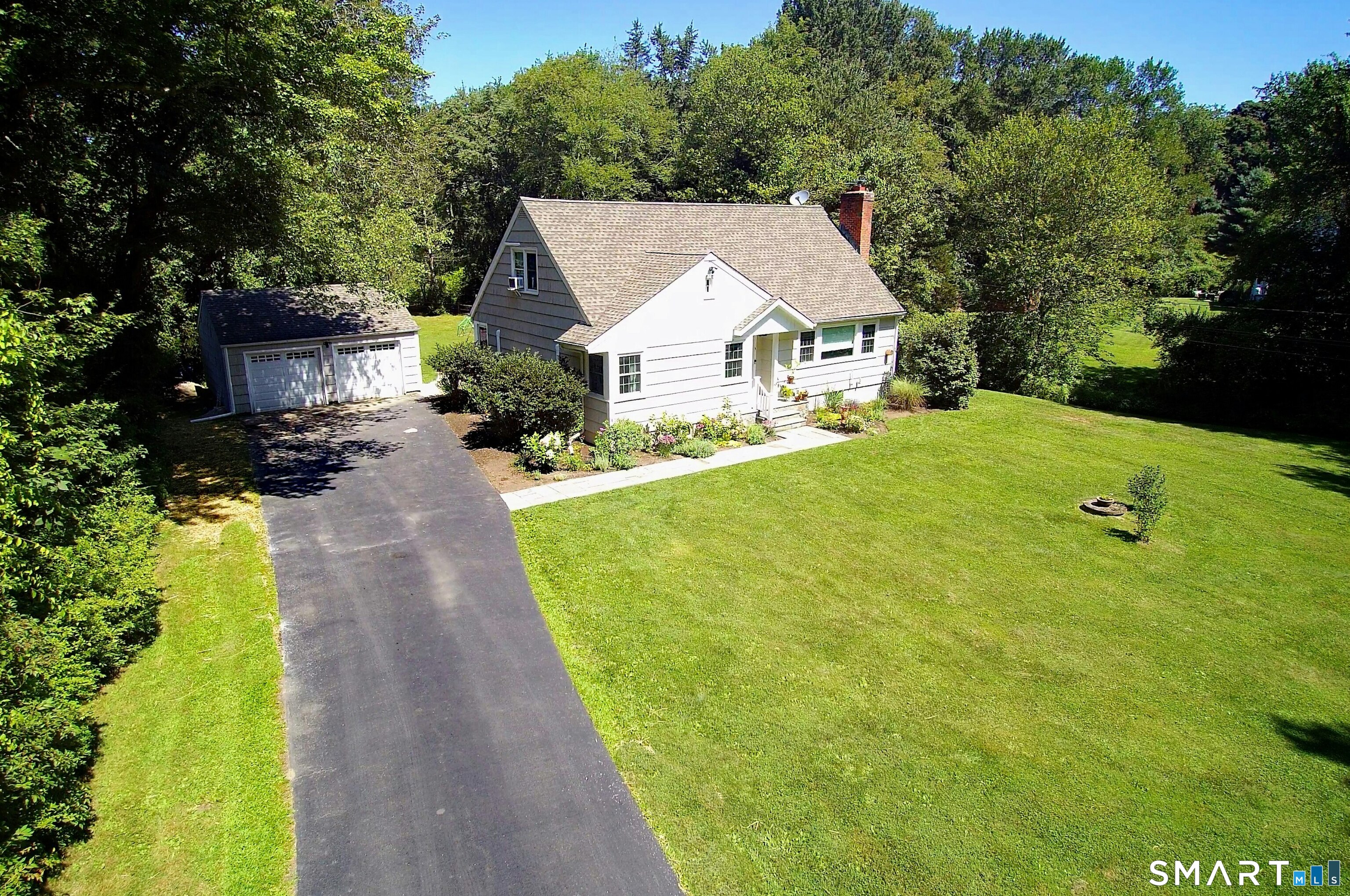 18 Head Of Meadow Road, Newtown, CT 06470 | For Sale at $739,000
