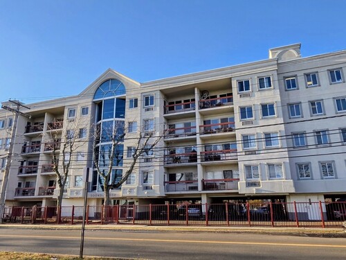  condo home for sale located at 850 Atlantic Street, 212, Bridgeport, CT 06604