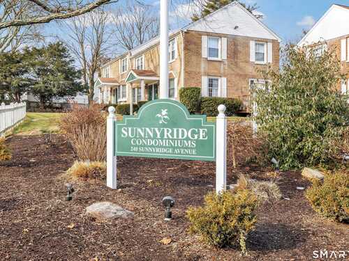  townhouse condo for sale located at 240 Sunnyridge Avenue, apt 116, Fairfield, CT 06824