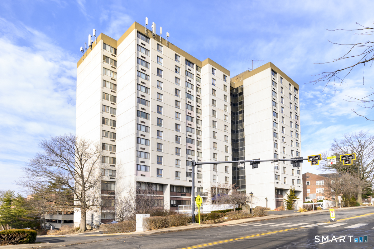 60 Strawberry Hill Avenue, 707, Stamford, CT 06902 | For Sale at $189,000