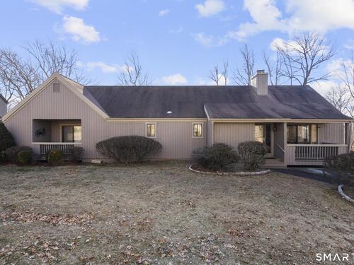  condo home for sale located at 315 Navajo Lane, a, Stratford, CT 06614