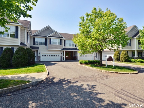  condo home for sale located at 79 Suzie Drive, 79, Newtown, CT 06470