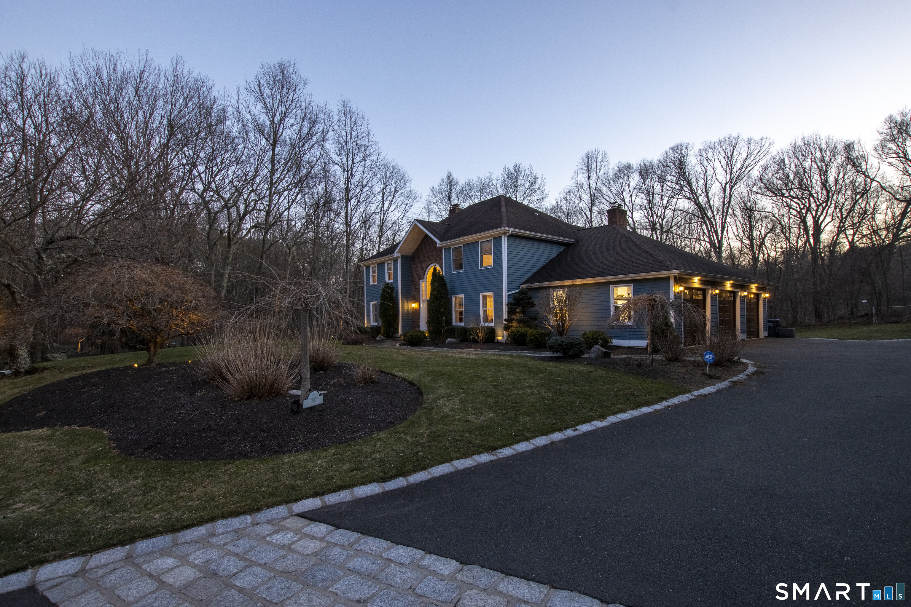 3 Crescent Lane, Trumbull, CT 06611 | For Sale at $1,399,900