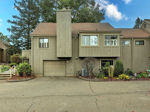  condo home for sale located at 195 Bayfield Lane, a, Stratford, CT 06614