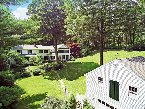  single family home for sale located at 219 Bennetts Farm Road, Ridgefield, CT 06877